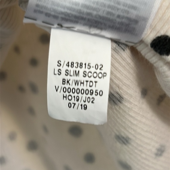 Women's Soft Cream Scoop Neck Black Polka Dot Top Slim Fit Ribbed Medium NEW! - Picture 6 of 7